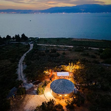 Island Getaway - Heritage House Mirca  Bagian luar foto