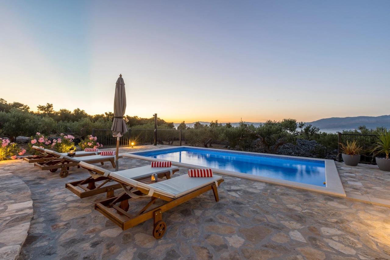 Island Getaway - Heritage House Mirca  Bagian luar foto
