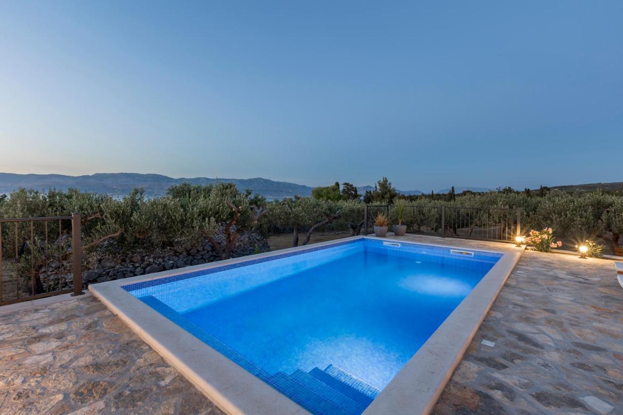 Island Getaway - Heritage House Mirca  Bagian luar foto