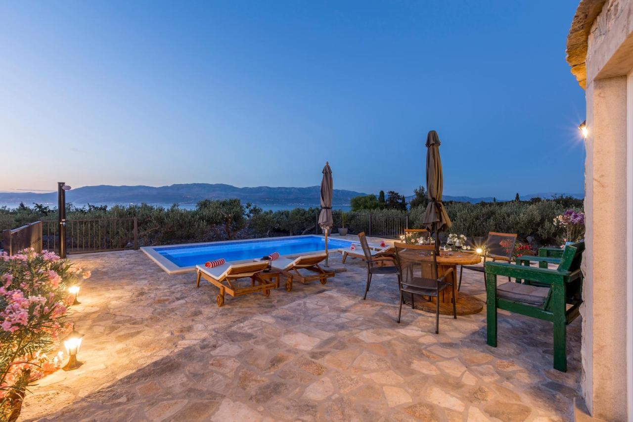 Island Getaway - Heritage House Mirca  Bagian luar foto
