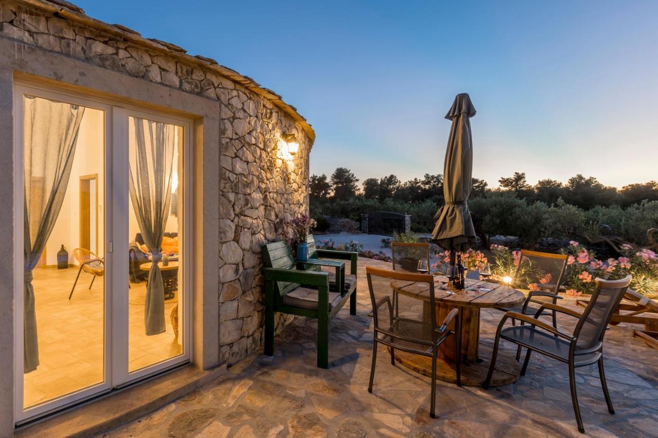 Island Getaway - Heritage House Mirca  Bagian luar foto