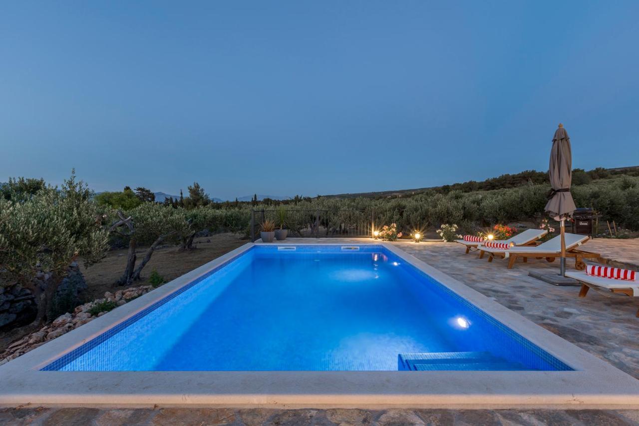 Island Getaway - Heritage House Mirca  Bagian luar foto
