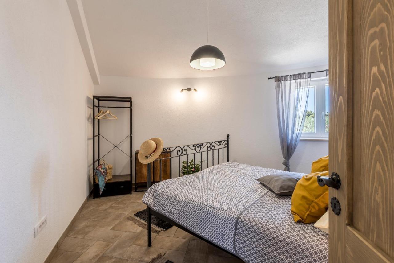 Island Getaway - Heritage House Mirca  Bagian luar foto