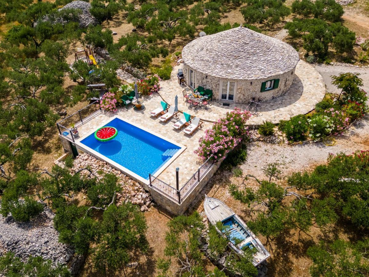 Island Getaway - Heritage House Mirca  Bagian luar foto