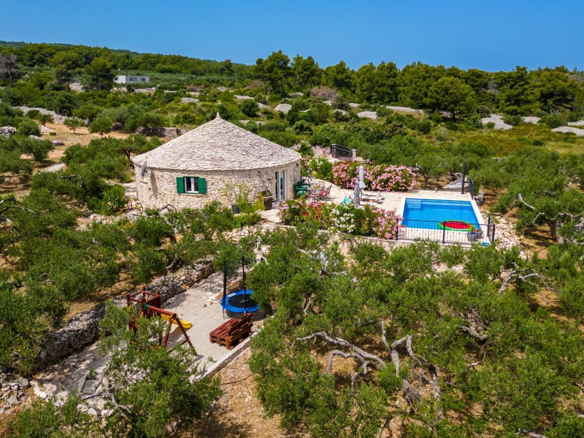Island Getaway - Heritage House Mirca  Bagian luar foto