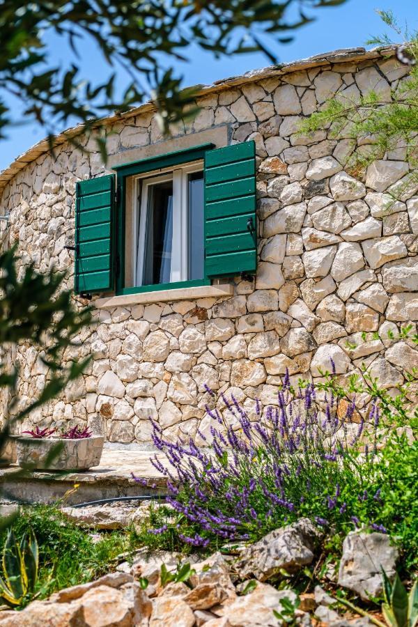 Island Getaway - Heritage House Mirca  Bagian luar foto