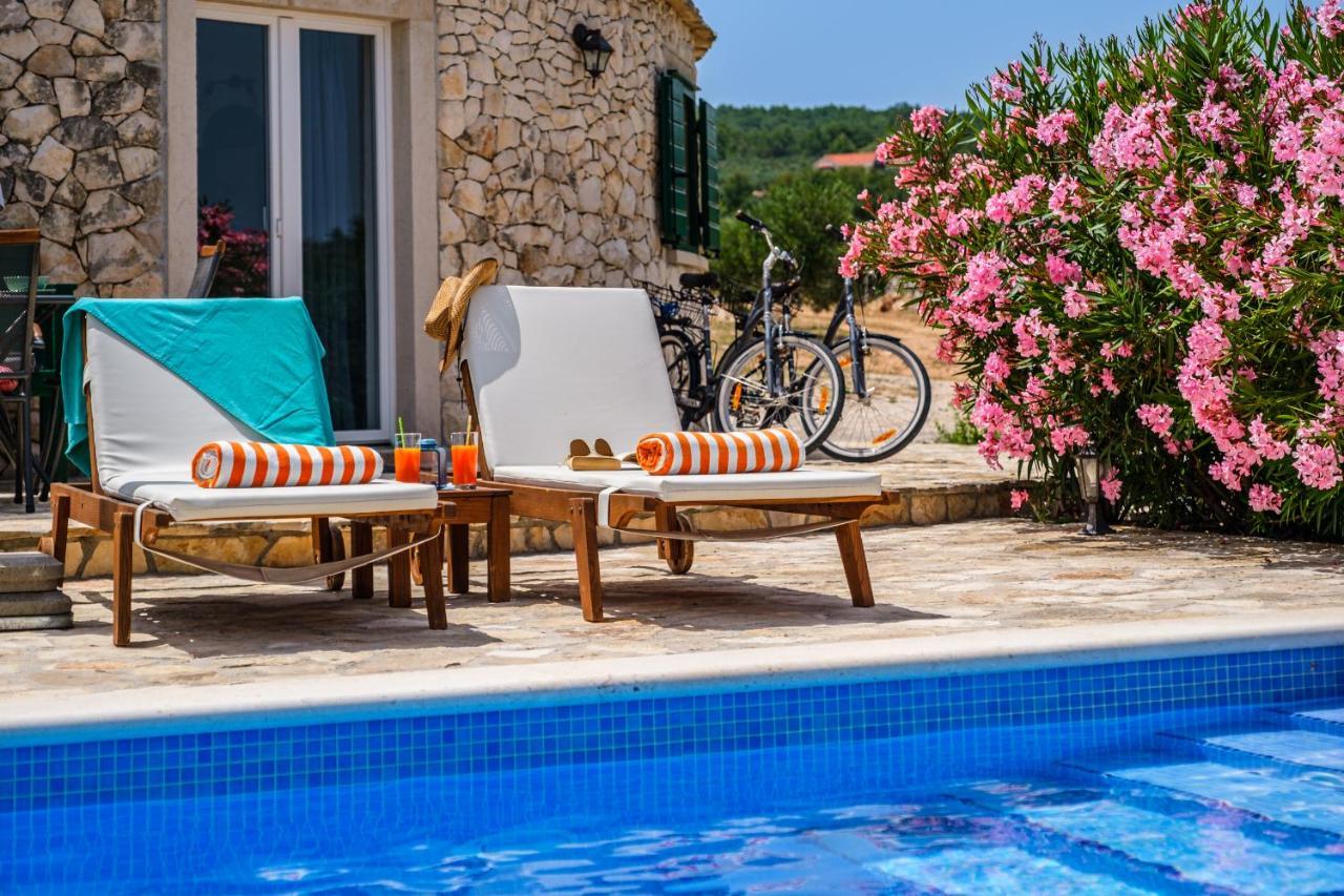 Island Getaway - Heritage House Mirca  Bagian luar foto