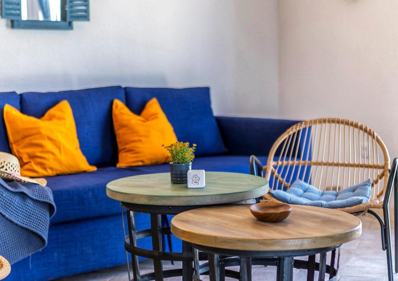Island Getaway - Heritage House Mirca  Bagian luar foto
