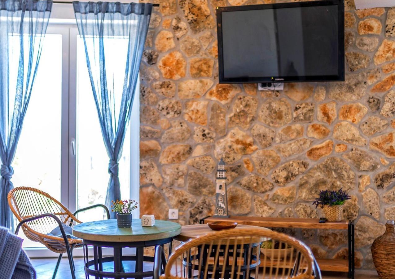 Island Getaway - Heritage House Mirca  Bagian luar foto