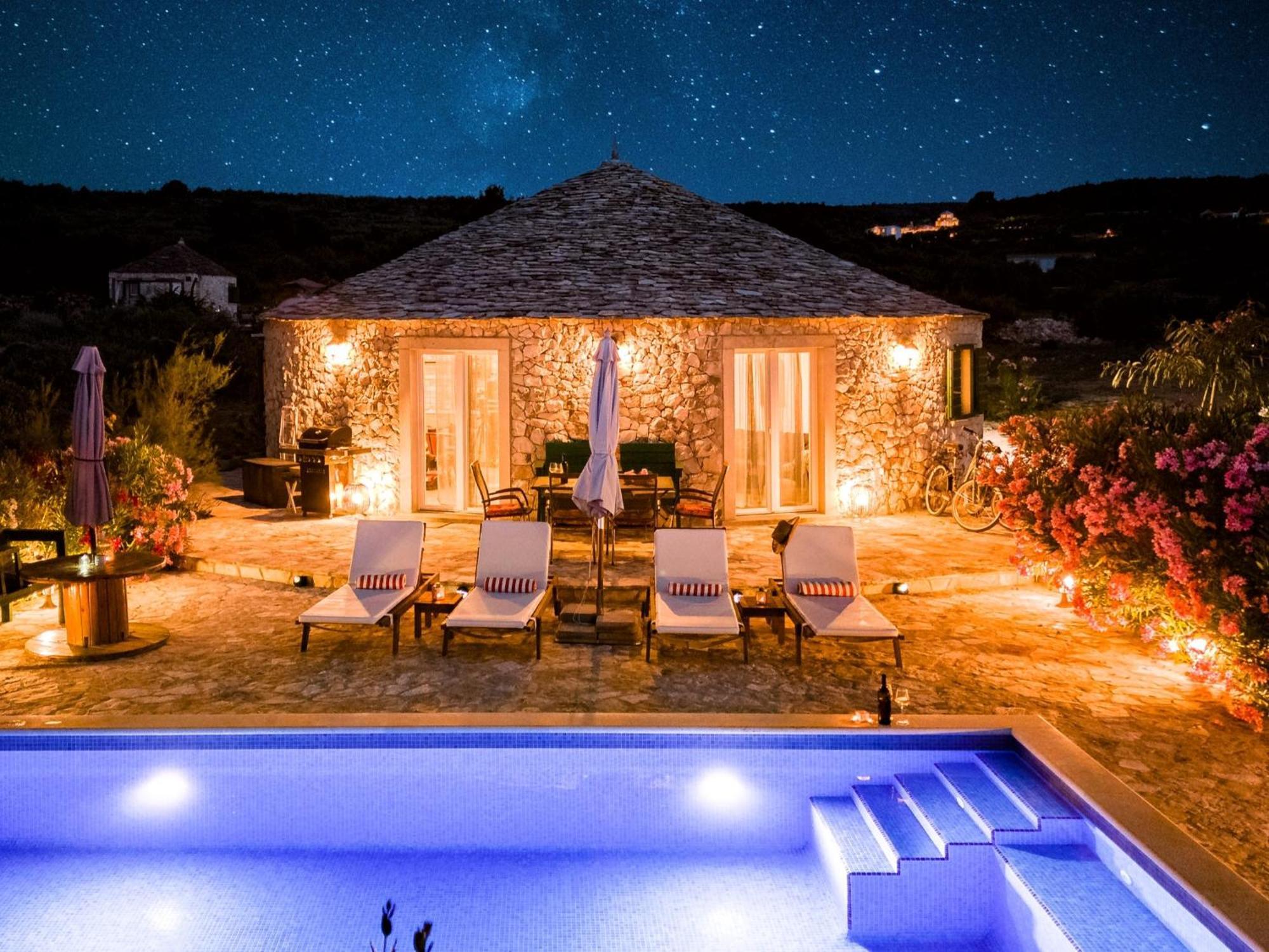 Island Getaway - Heritage House Mirca  Bagian luar foto
