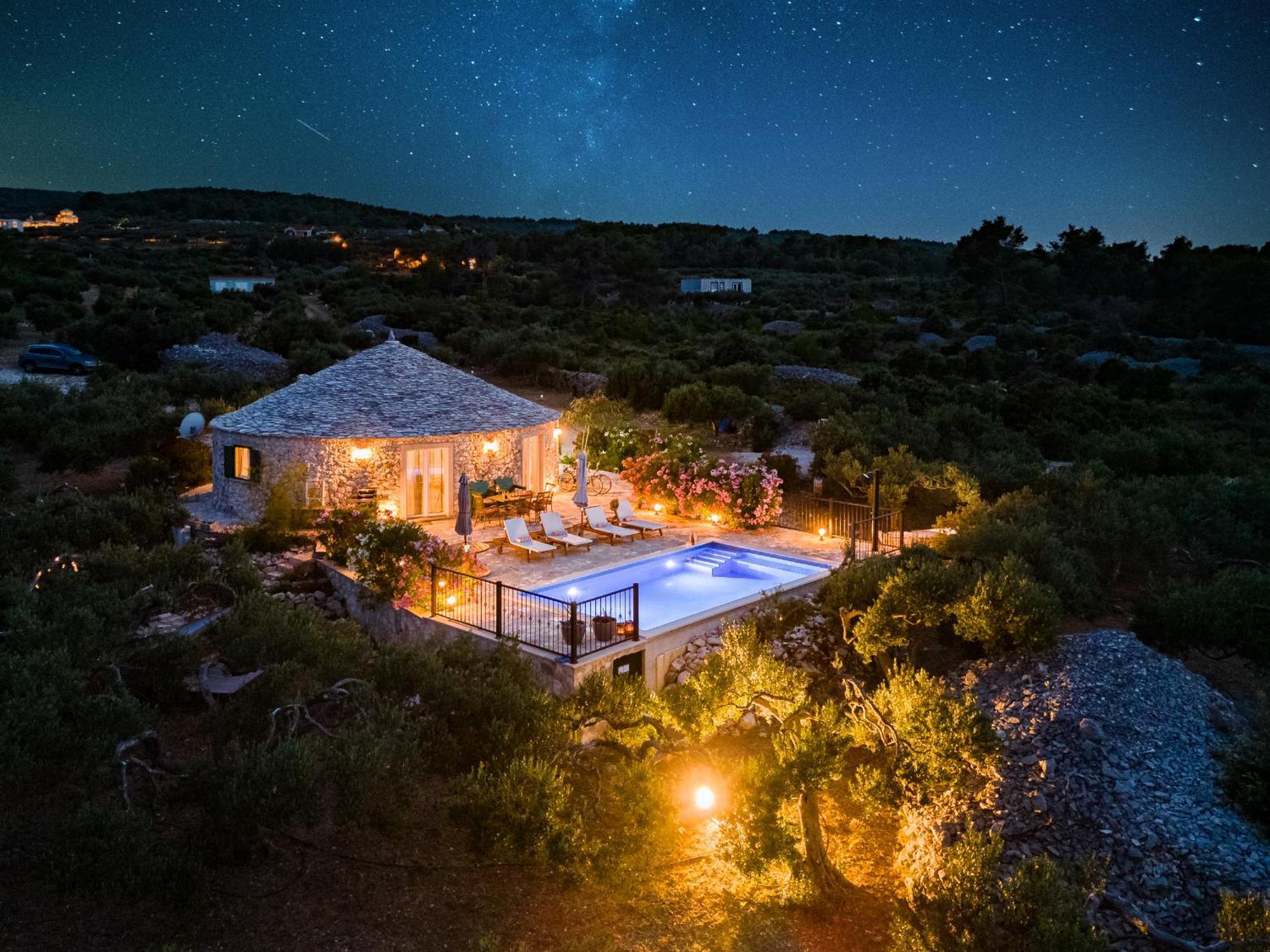 Island Getaway - Heritage House Mirca  Bagian luar foto