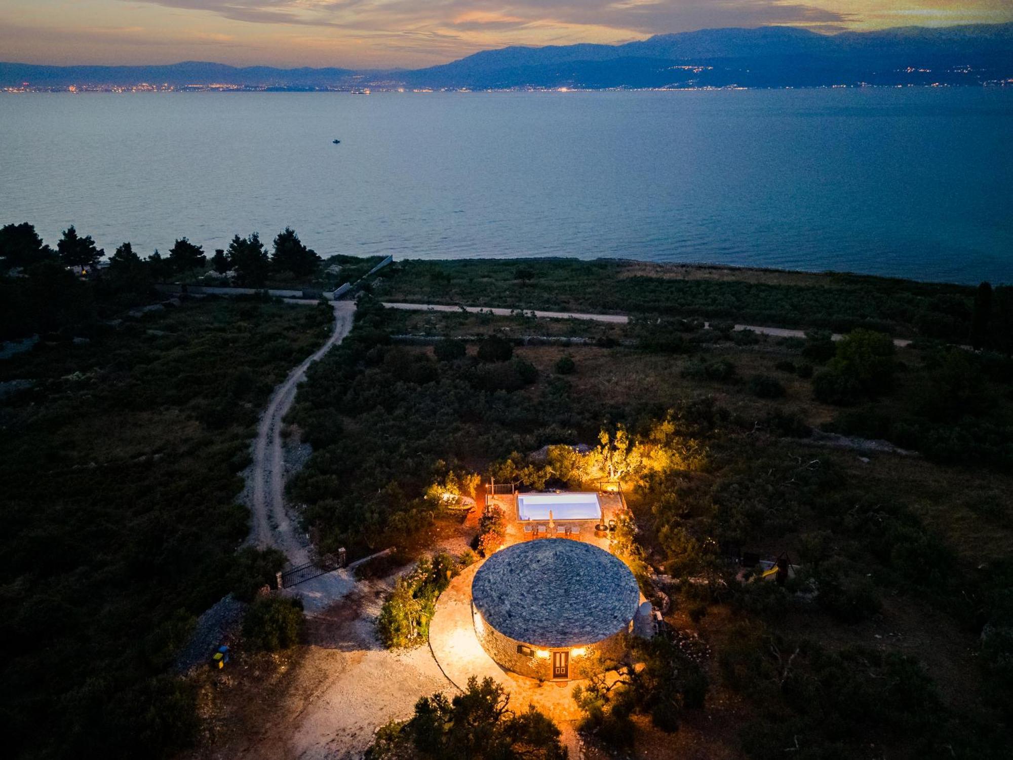 Island Getaway - Heritage House Mirca  Bagian luar foto