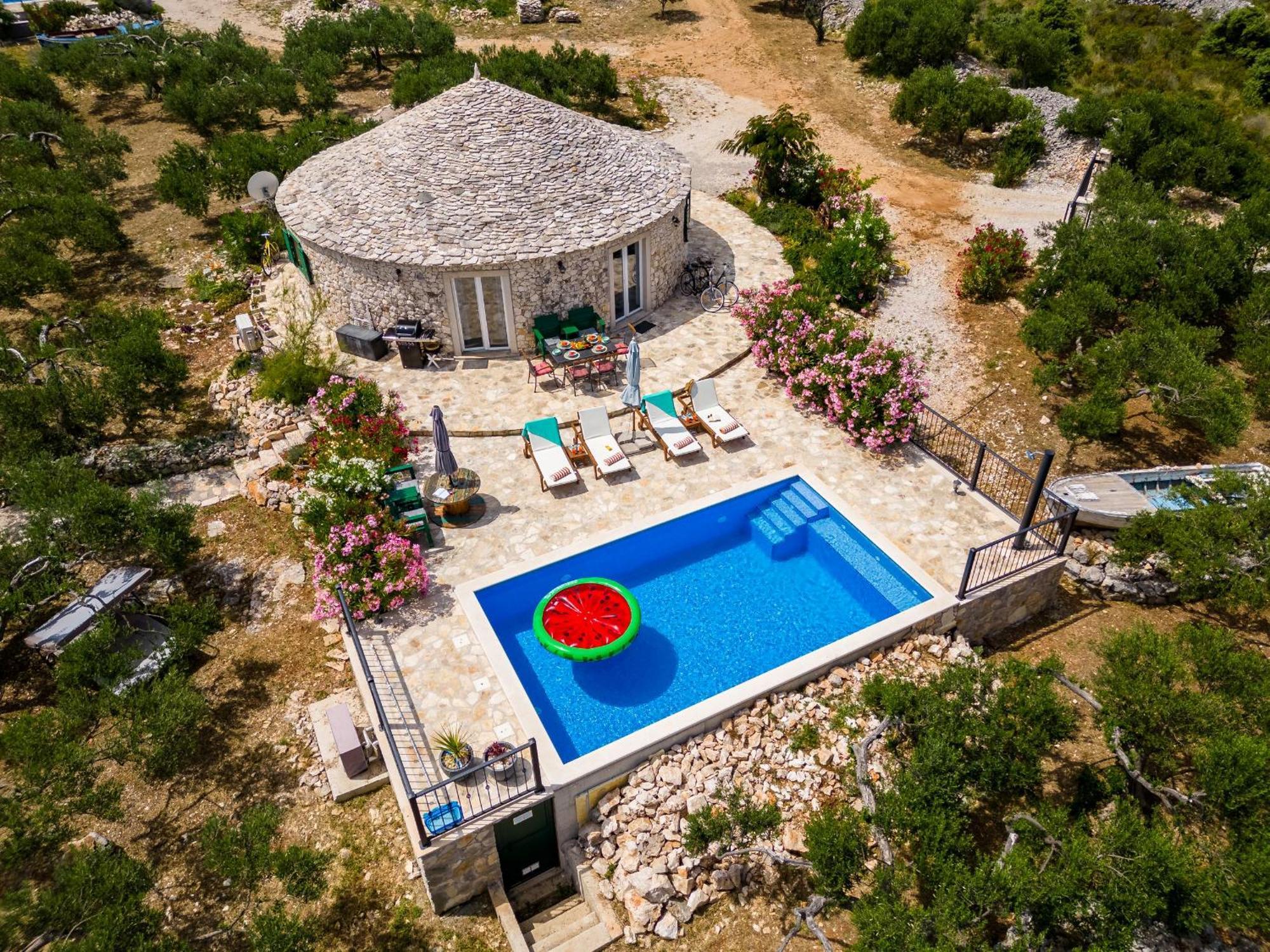 Island Getaway - Heritage House Mirca  Bagian luar foto